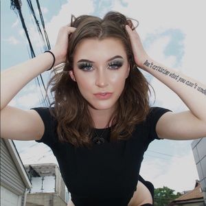 Meet your Posher, Scarlett